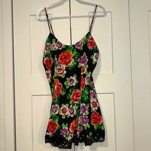 Vintage Victoria's Secret Gold Label black Floral Lace Trim Chemise‎ Slip size M